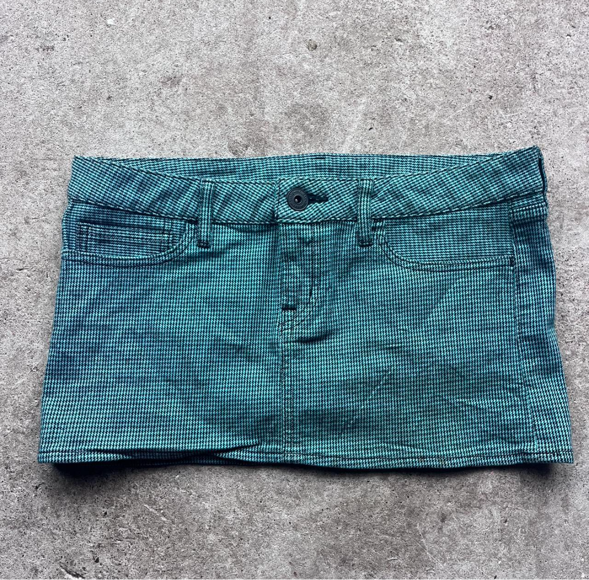 Y2K teal and black mini skirt